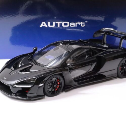 1:18 AUTOart McLAREN Senna 2018 Stealth Cosmo/ black
