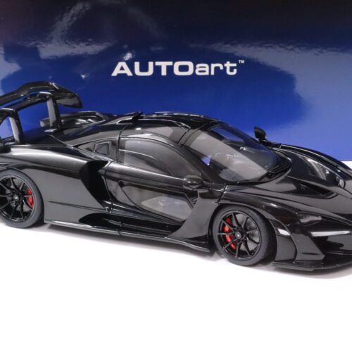 1:18 AUTOart McLAREN Senna 2018 Stealth Cosmo/ black