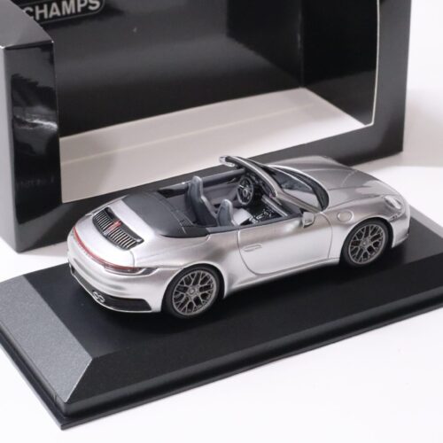 1:43 Minichamps Porsche 911 992 Carrera 4S Cabriolet GT-silver 2019