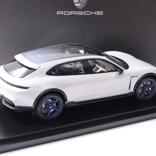 1:18 Spark Porsche Mission E Cross Turismo 2018 white/grey metallic DEALER VERSION