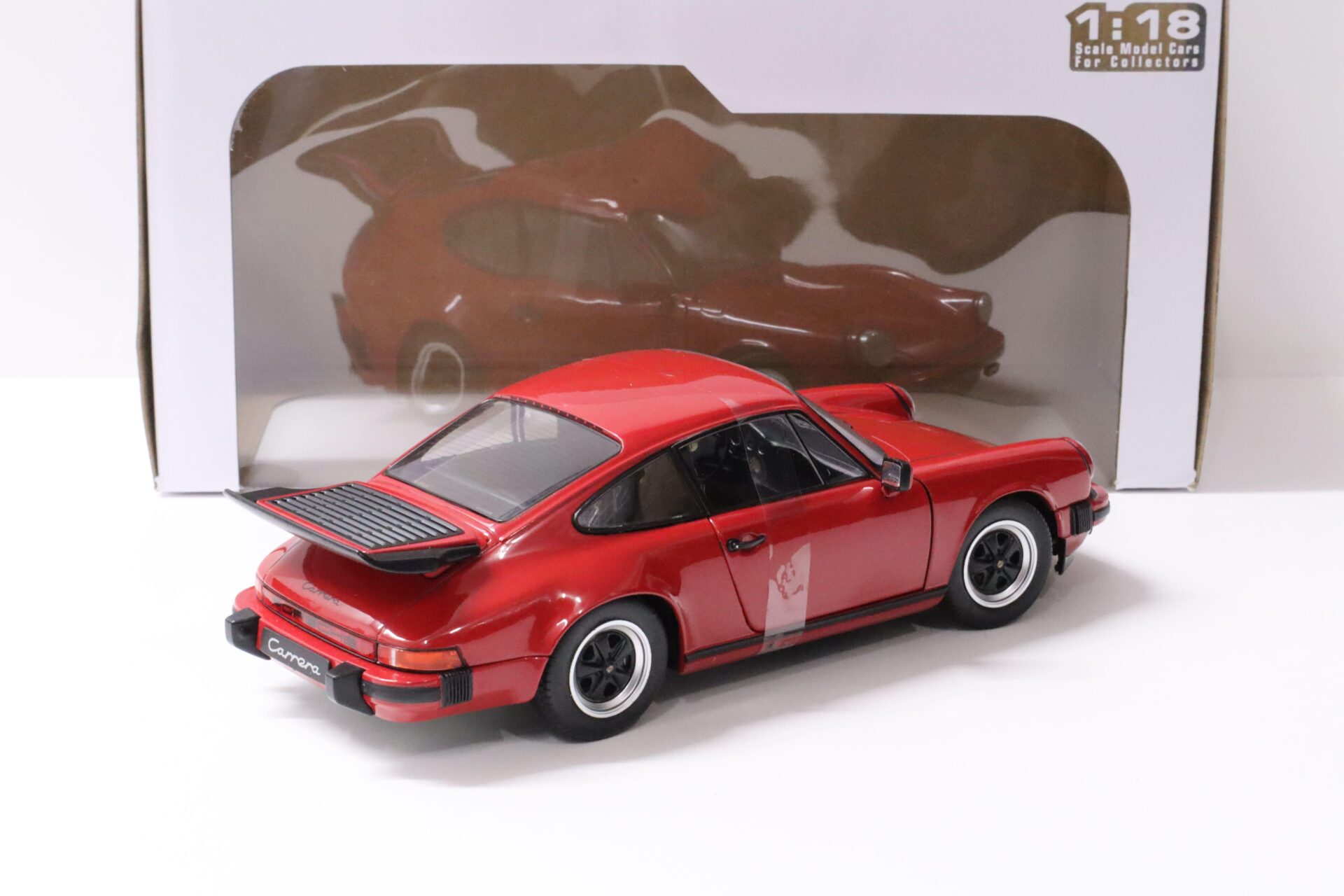1:18 Solido Porsche 911 Carrera 3.2 Coupe red 1984