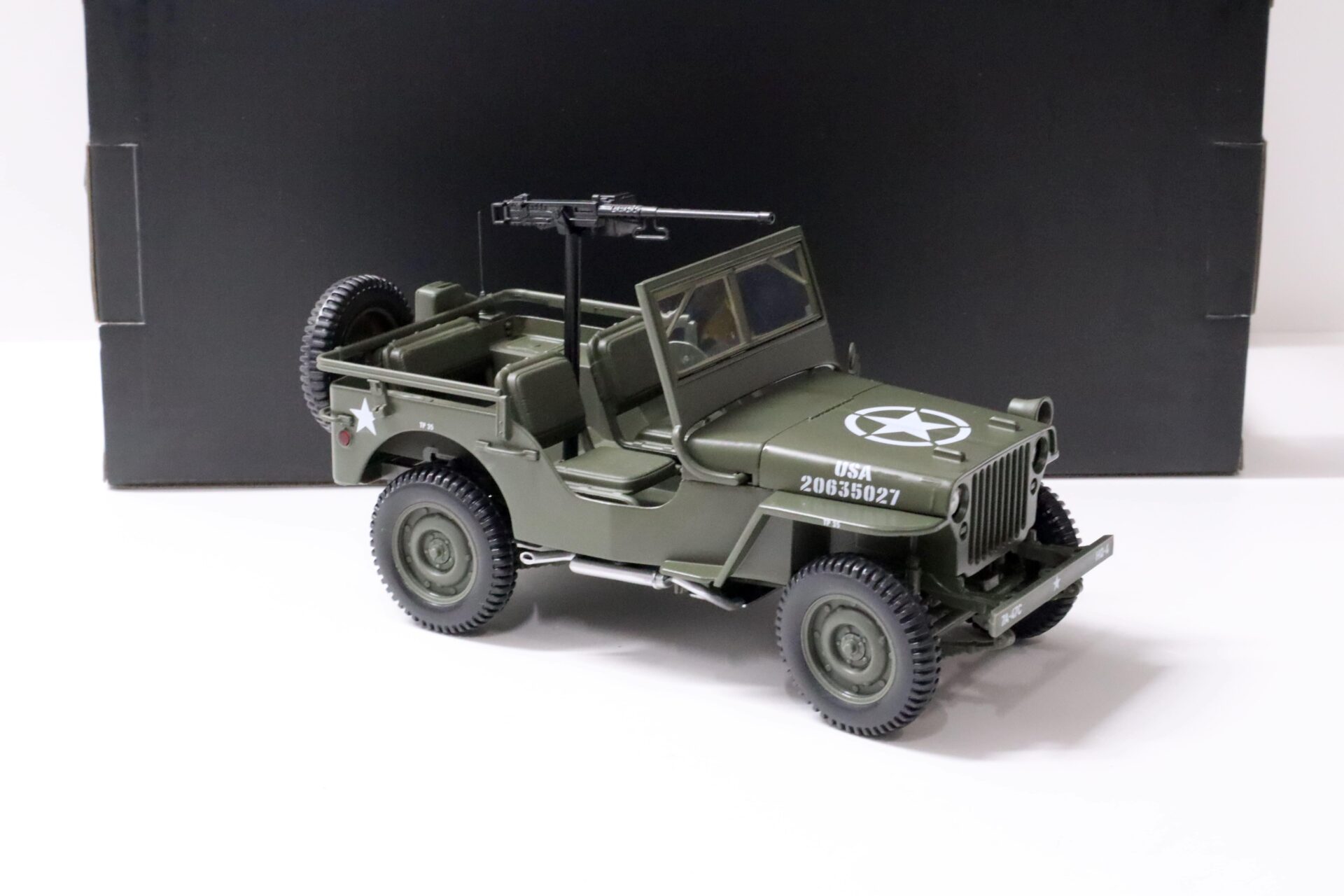1:18 Norev Jeep Military Vehicle US Army 1942 green