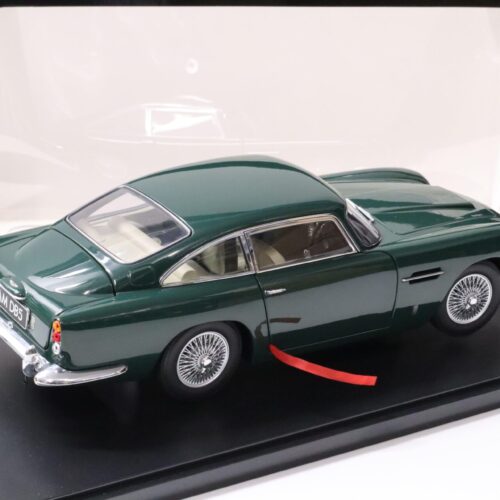 1:18 AUTOart Aston Martin DB5 Coupe dark green