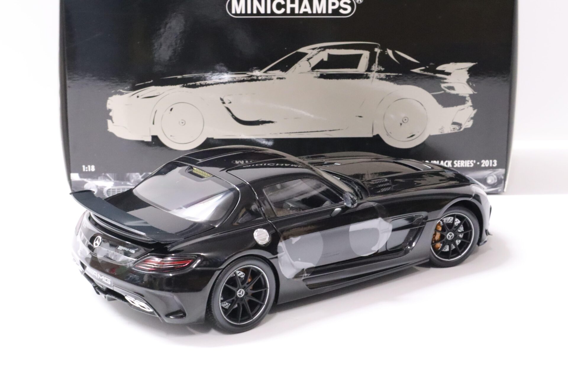 1:18 Minichamps Mercedes SLS AMG Black Series 2013 black metallic