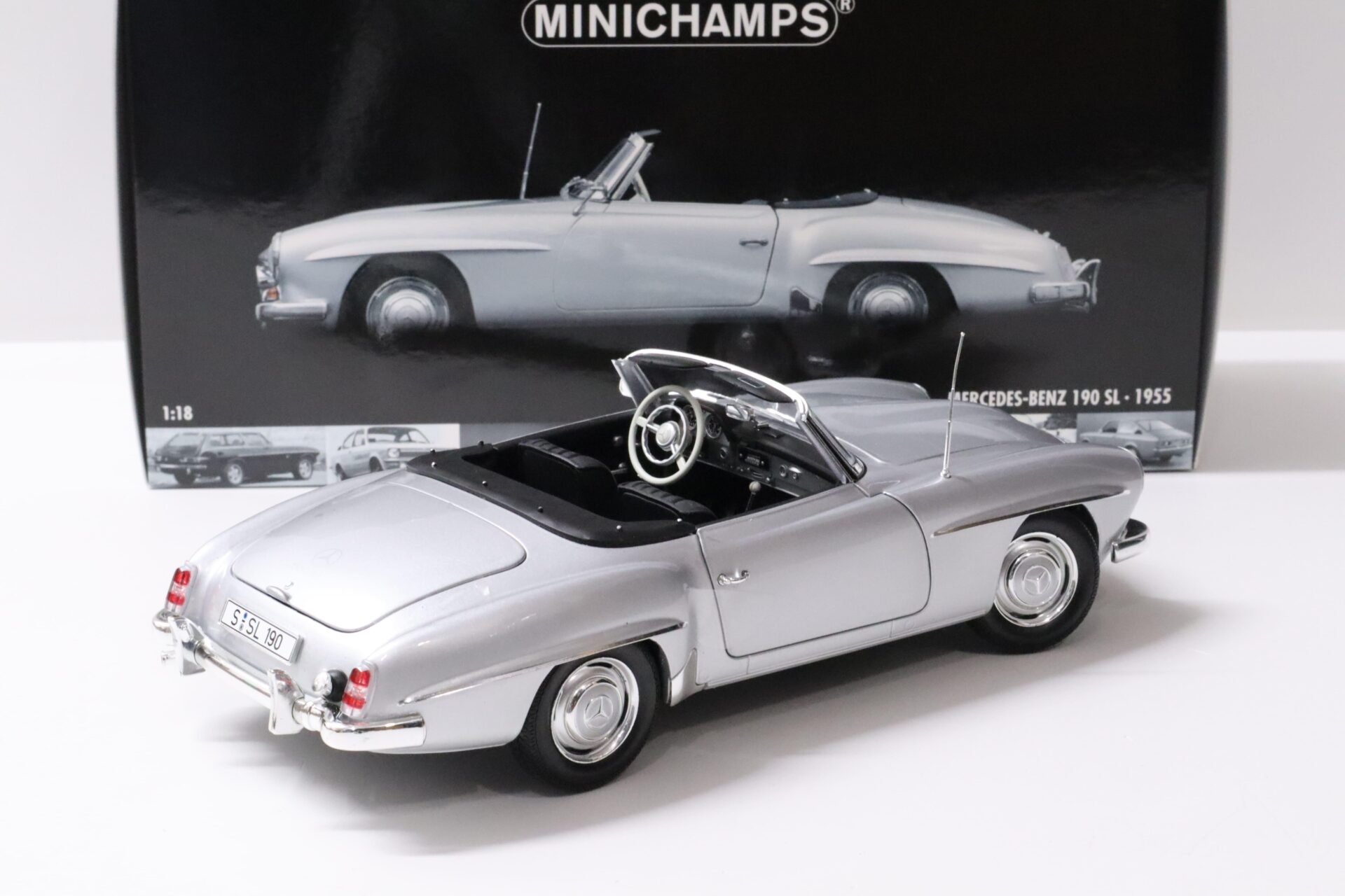 1:18 Minichamps Mercedes 190SL Cabriolet silver 1955