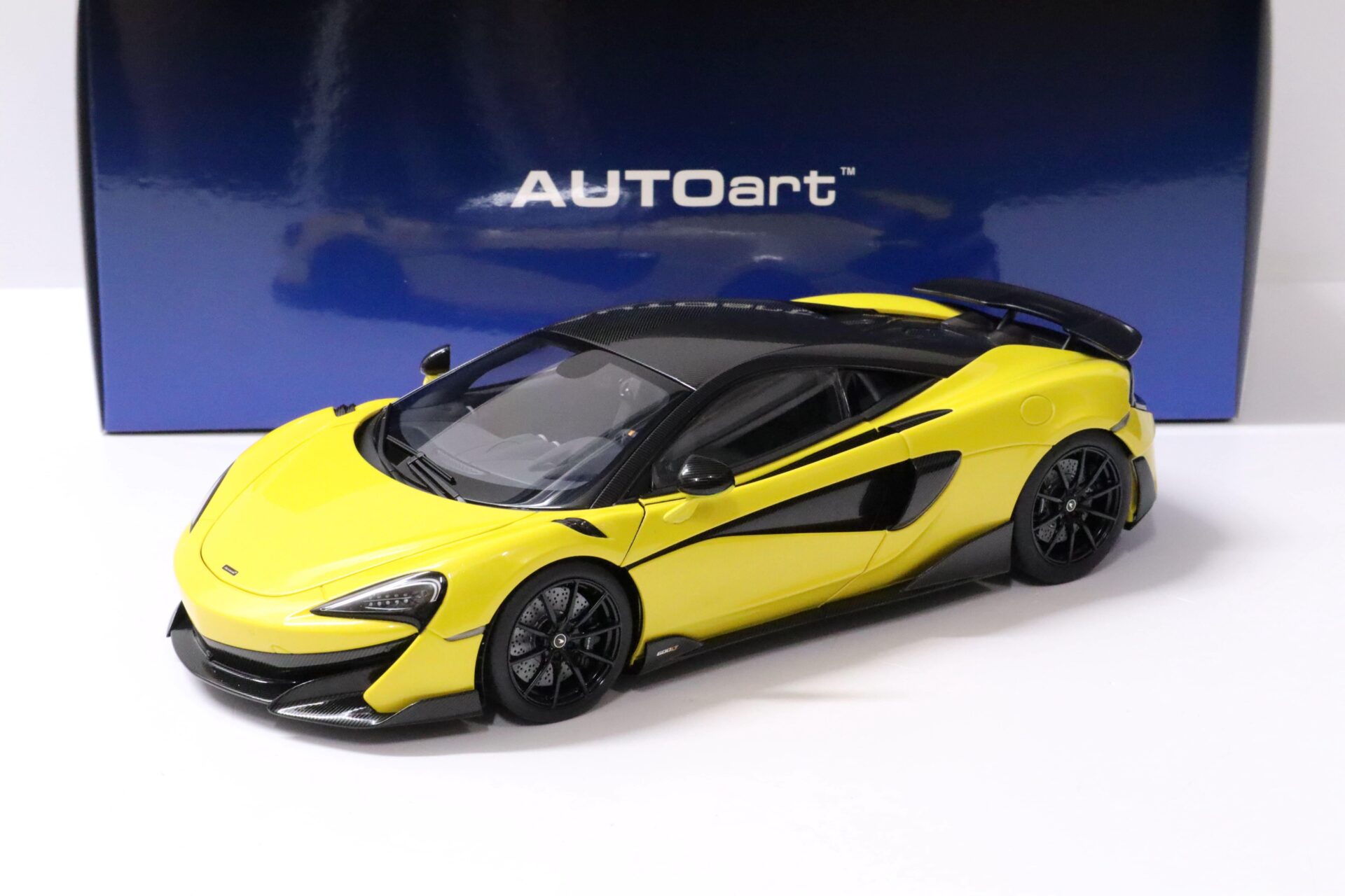 1:18 AUTOart McLAREN 600LT Coupe 2019 Sicilian yellow metallic
