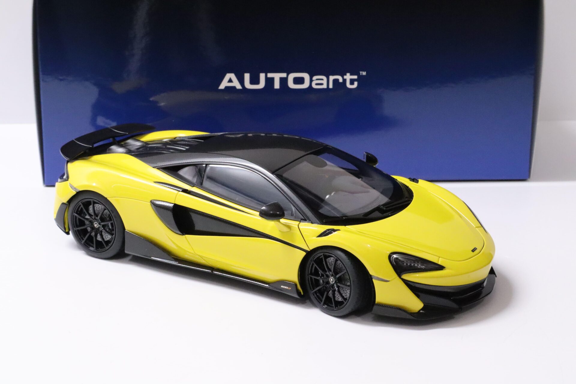 1:18 AUTOart McLAREN 600LT Coupe 2019 Sicilian yellow metallic