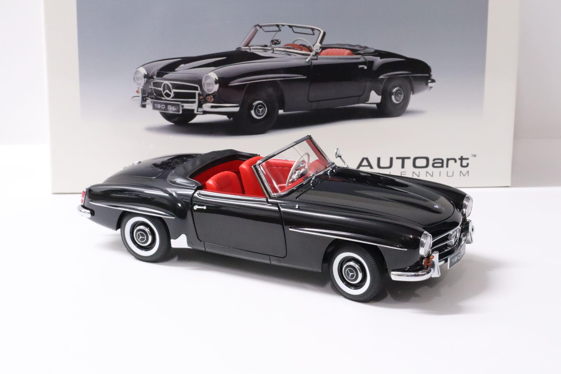 1:18 AUTOart Mercedes 190SL Cabriolet black/ red with TOP