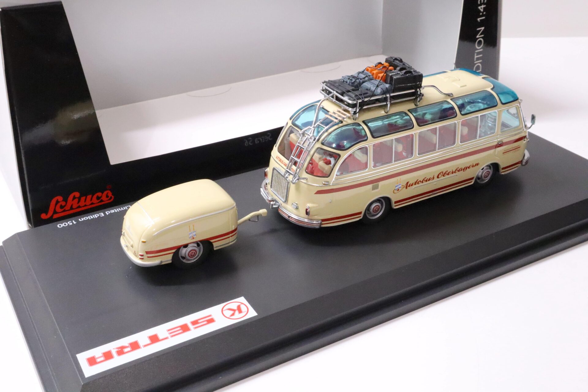 1:43 Schuco Setra S6 Reisebus mit Anhänger "Autobus Oberbayern" beige