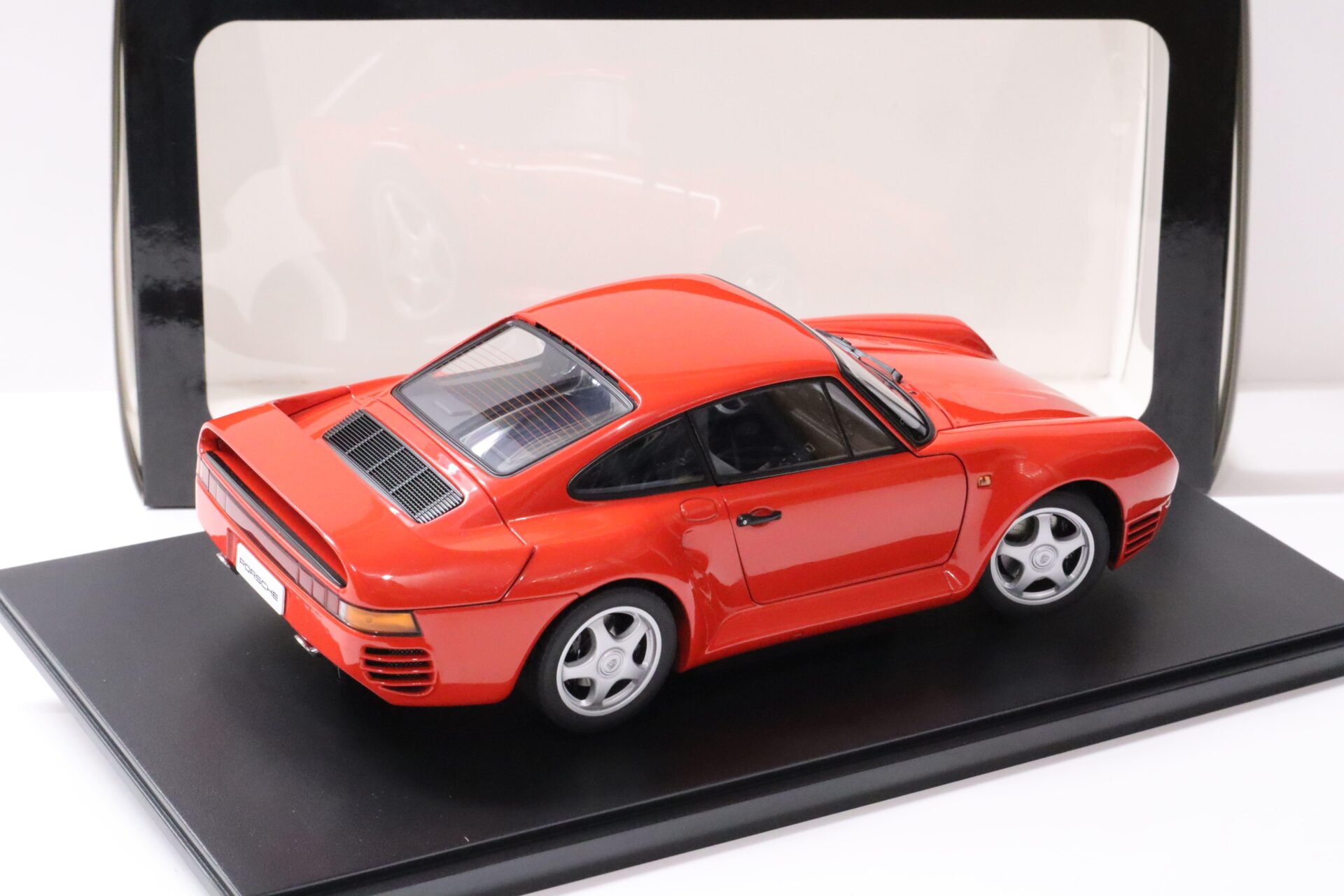 1:18 AUTOart Porsche 959 Coupe red
