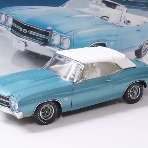 1:18 GMP 1970 Chevrolet Chevelle SS Convertible light blue metallic + white Top - Image 1