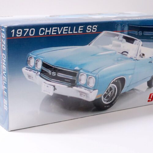 1:18 GMP 1970 Chevrolet Chevelle SS Convertible light blue metallic + white Top - Image 4
