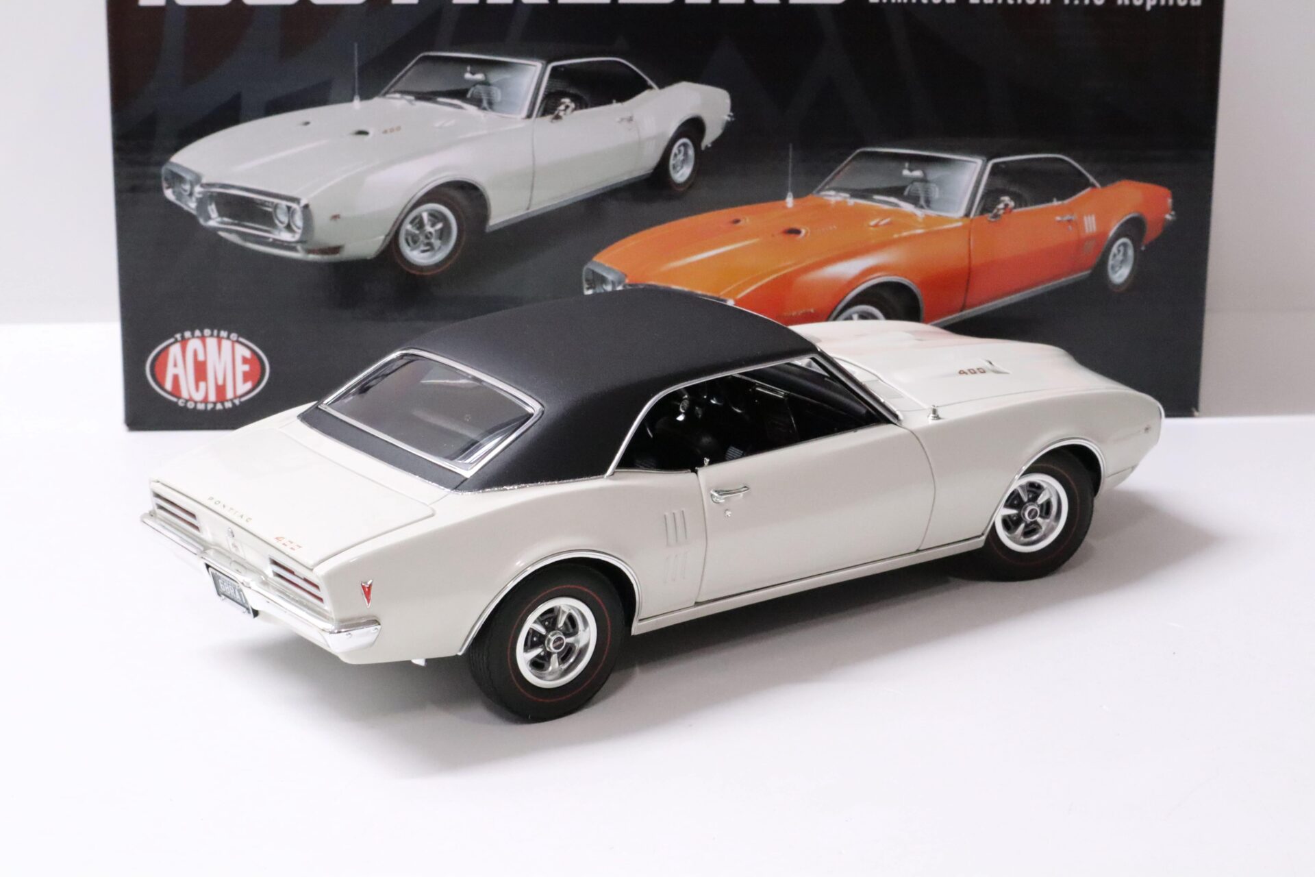 1:18 ACME 1968 Pontiac Firdbird Coupe white/ black roof