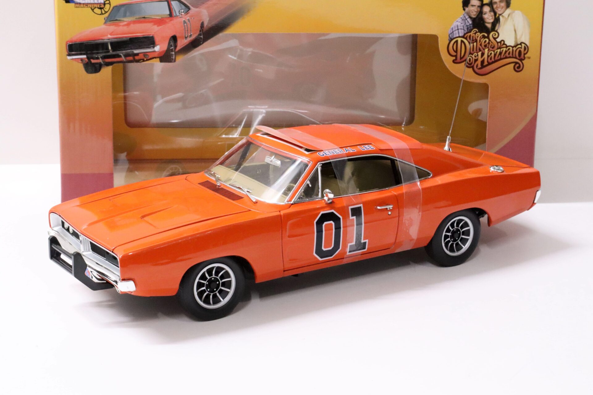 1:18 Auto World 1969 Dodge Charger General Lee Dukes of Hazzard orange #01