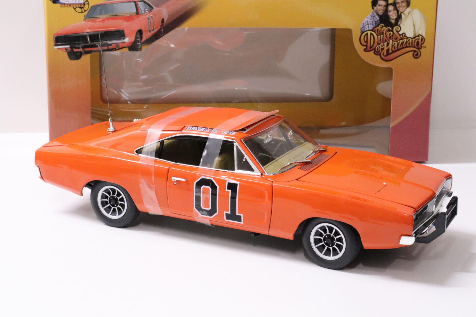 1:18 Auto World 1969 Dodge Charger General Lee Dukes of Hazzard orange #01