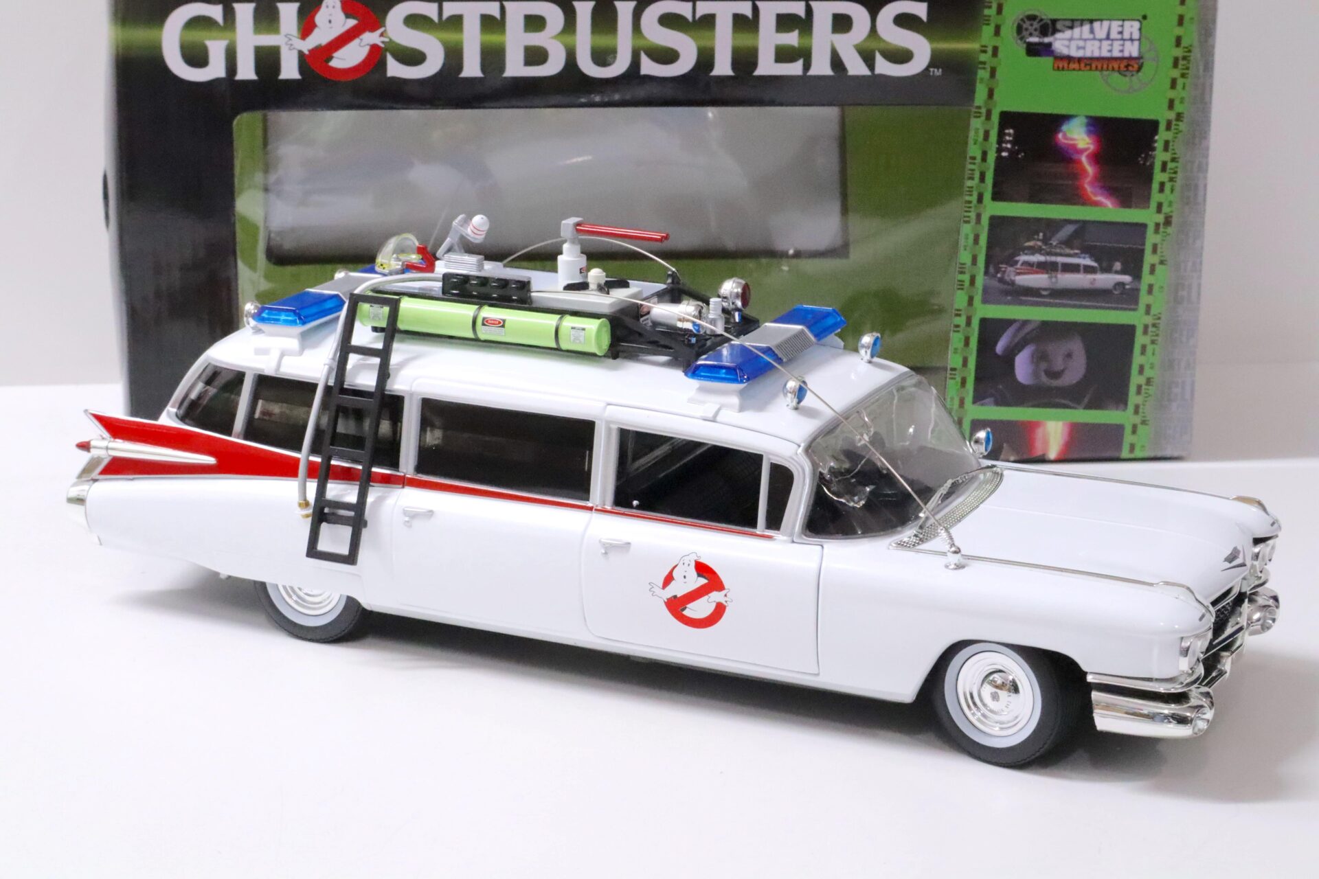 1:18 /1:21 Auto World 1959 Cadillac Eldorado Ghostbusters ECTO-1 white