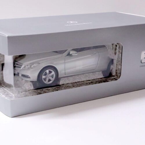 1:18 Norev Mercedes E-Class Cabriolet A207 iridium silver DEALER VERSION - Image 4