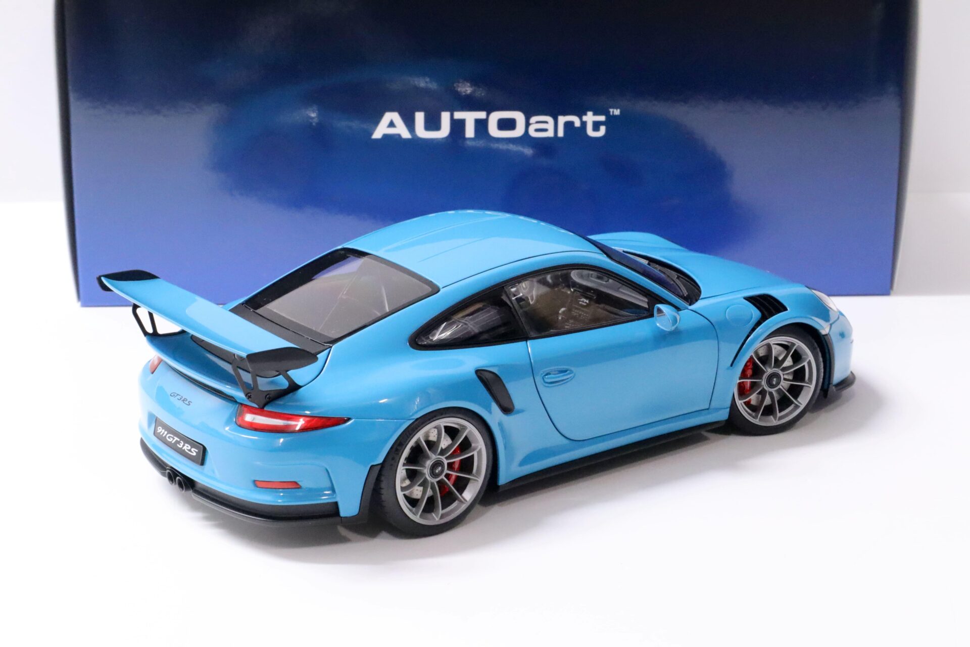 1:18 AUTOart Porsche 911 (991) GT3 RS Miami blue/ dark grey wheels