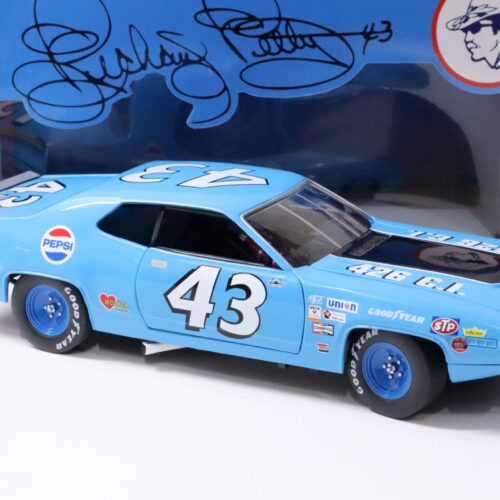 1:18 Auto World 1971 Plymouth Road Runner 426 C.I. Coupe Richard Petty #43 blue