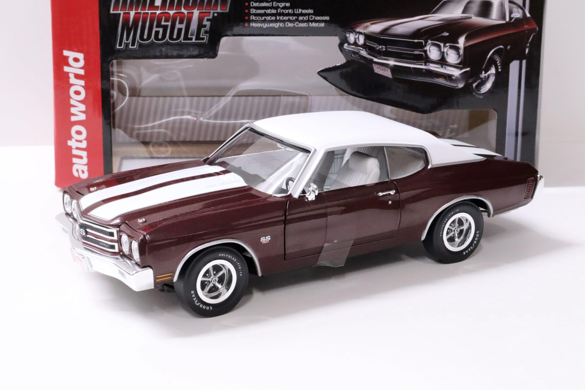 1:18 Auto World 1970 Chevrolet Chevelle SS 454 Coupe dark red/ white