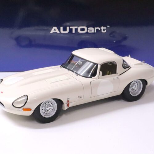 1:18 AUTOart Jaguar E-Type Lightweight white with Hardtop 1963