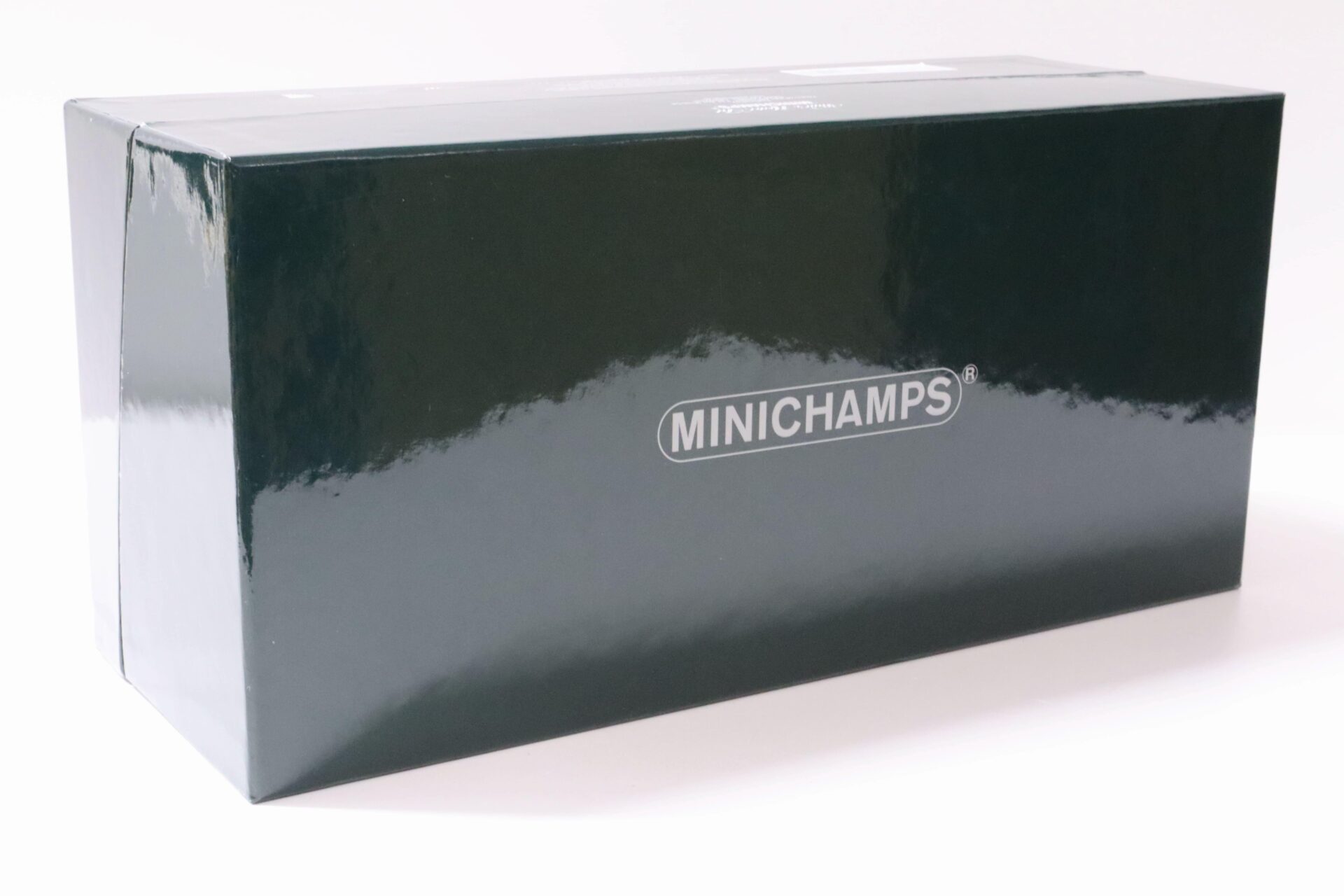 1:18 Minichamps Bentley S2 Limousine beige/ dark red 1954