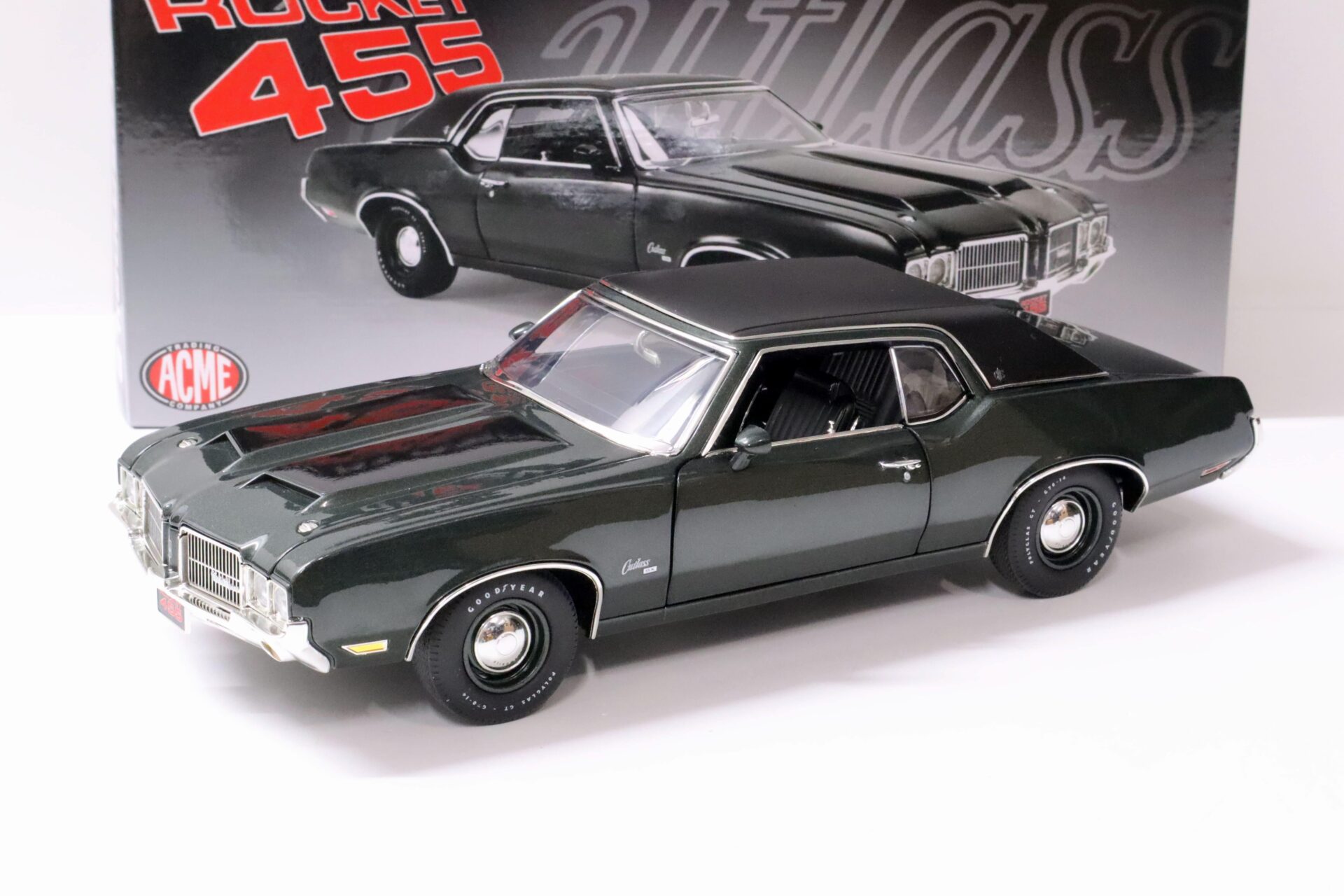 1:18 ACME 1971 Oldsmobile Cutlass SX Rocket 455 antique green/ black vinyl roof
