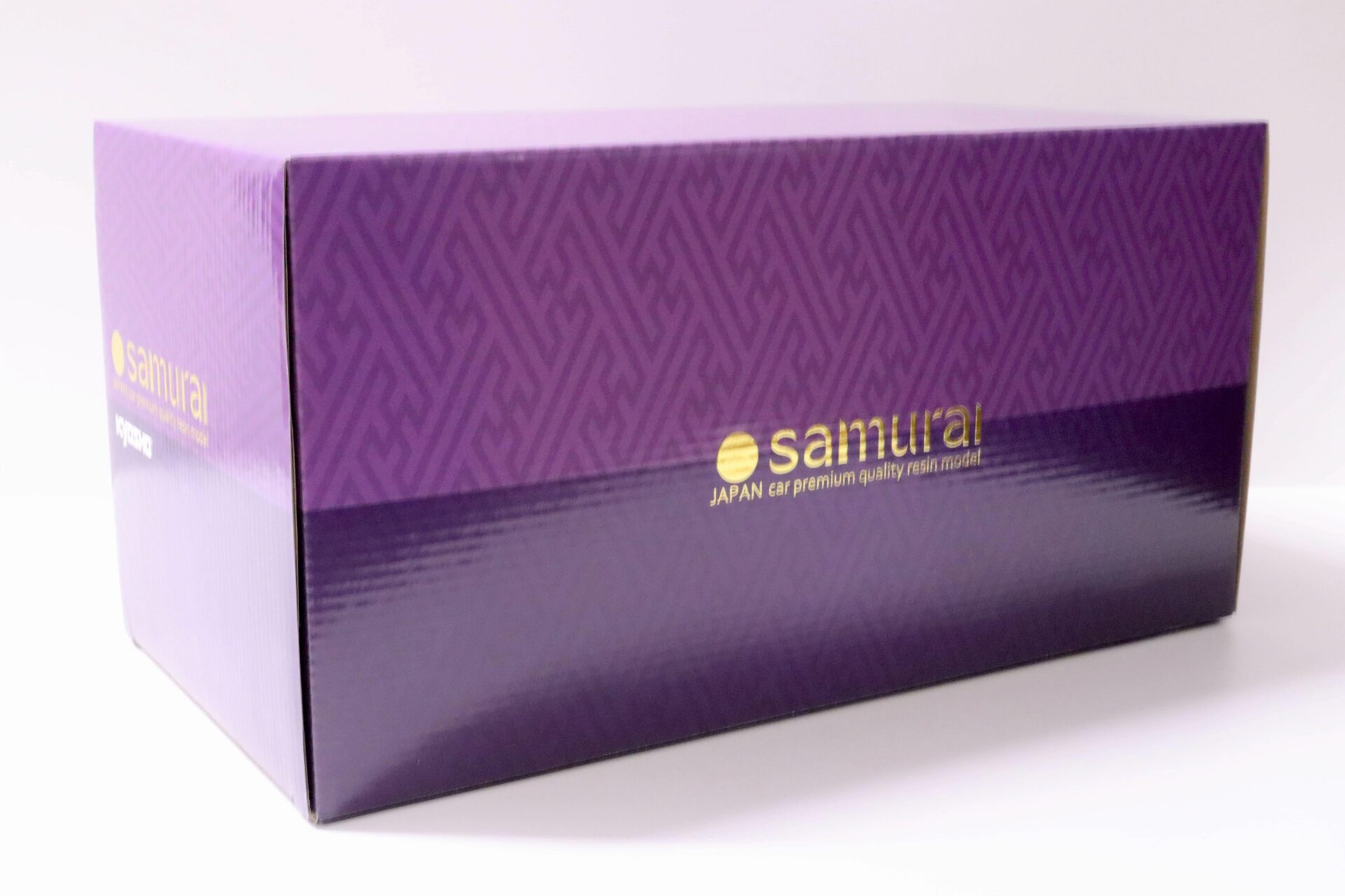 1:18 Kyosho Infinity Skyline 350GT Hybrid white metallic 2015