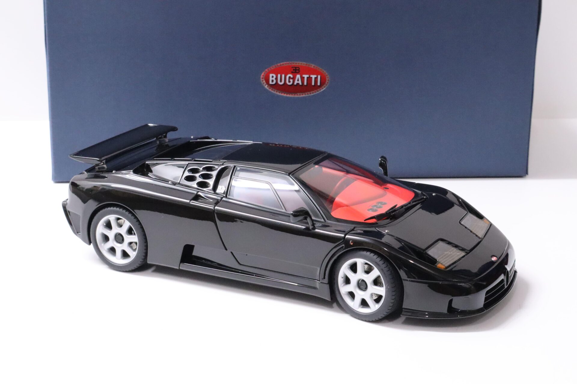 1:18 AUTOart Bugatti EB110 SS 1992 Nero Vernice/ black