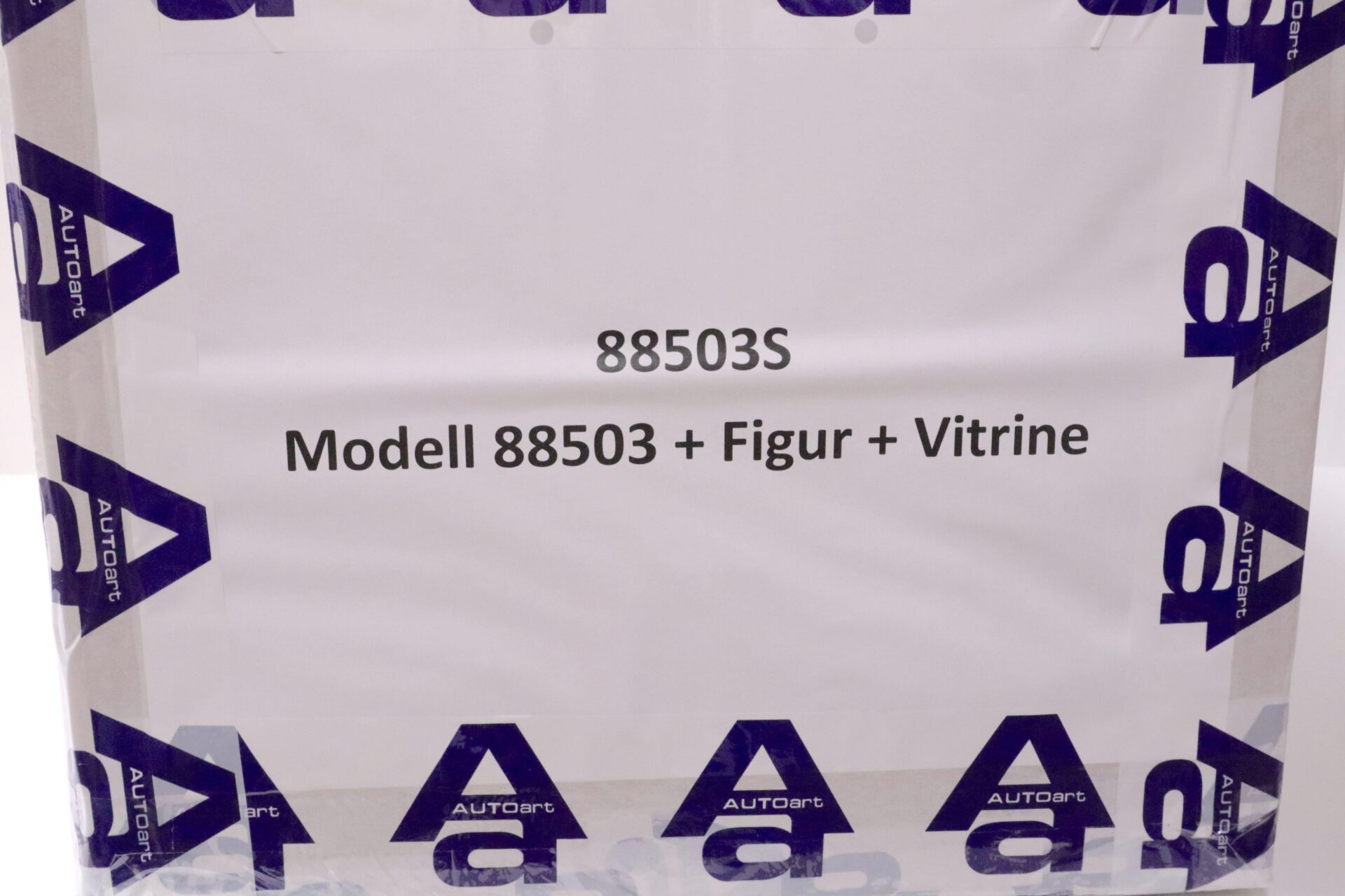 1:18 AUTOart Audi Sport Quattro S1 San Remo #5 Röhrl Sonderset Figur + Vitrine