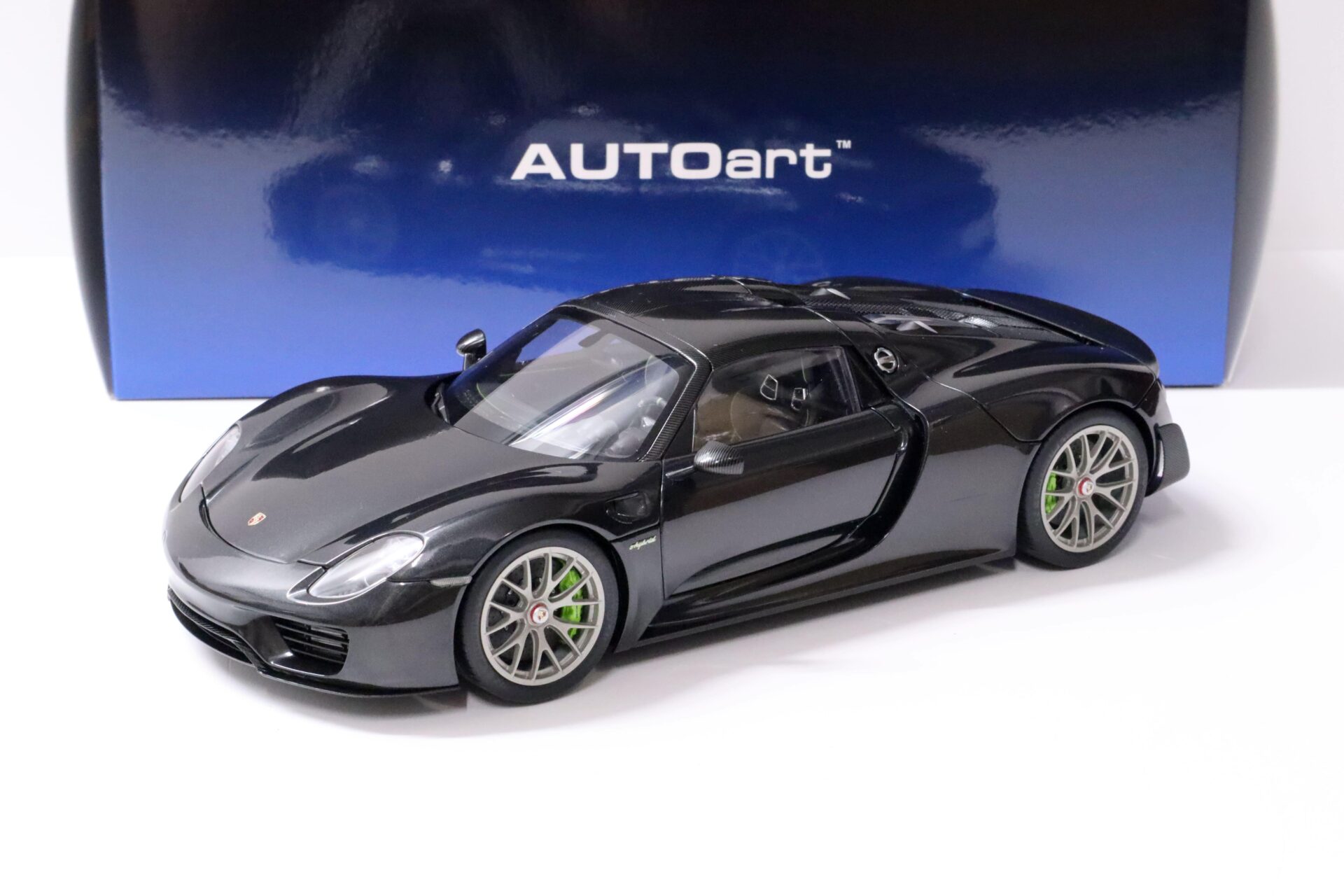 ID 60924 orig.jpg 1:18 AUTOart Porsche 918 Spyder Basalt black metallic 2013