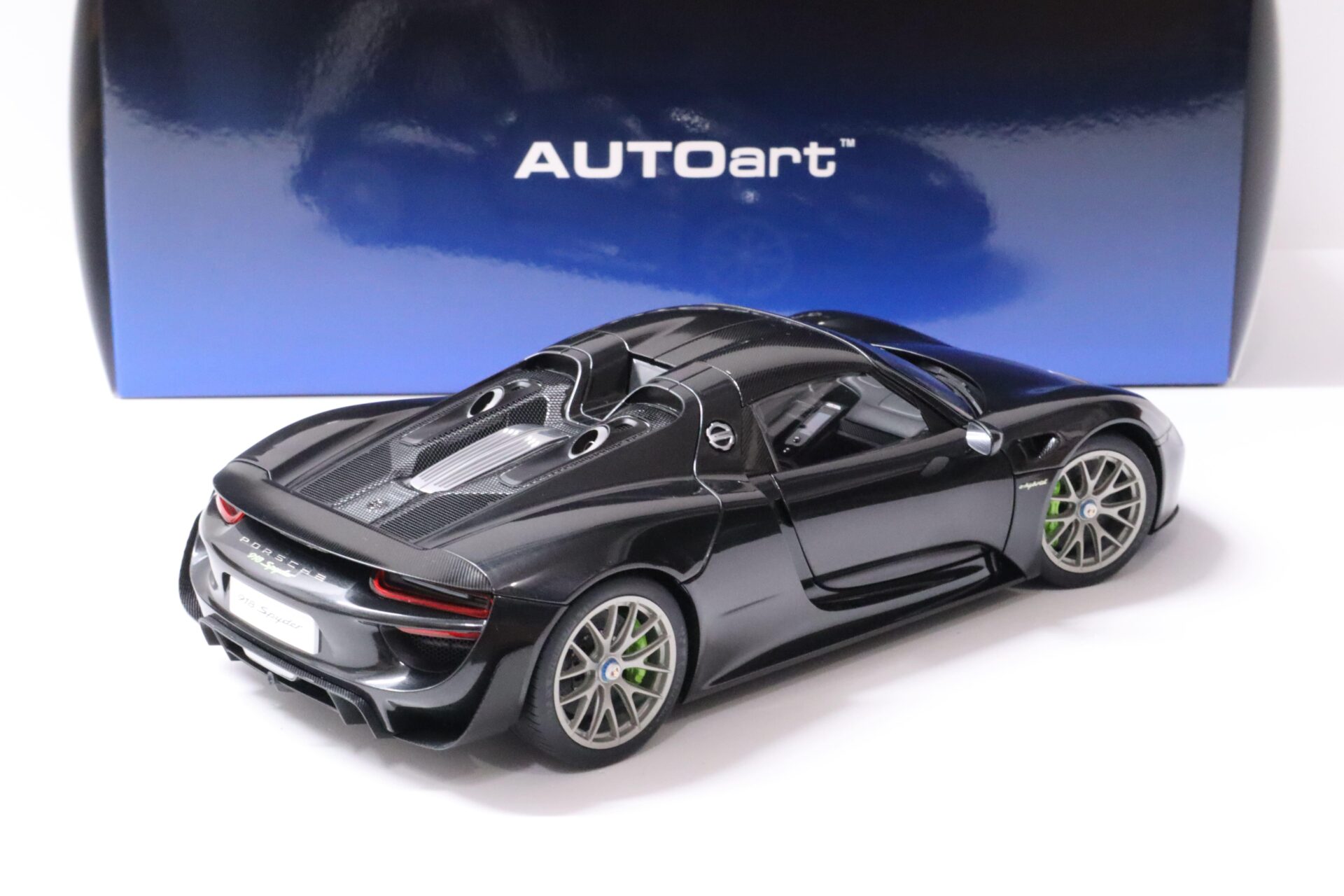 1:18 AUTOart Porsche 918 Spyder Basalt black metallic 2013