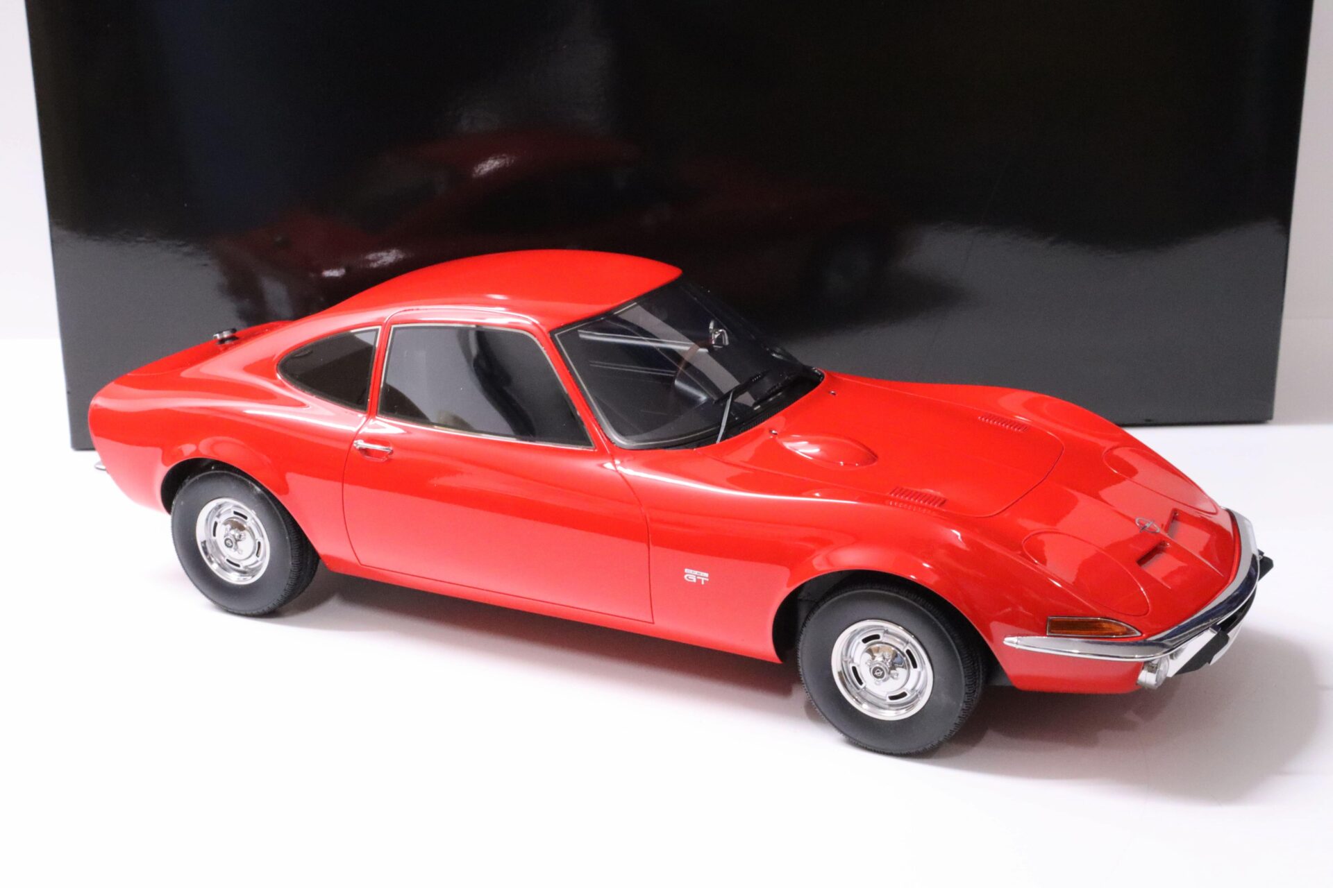1:12 Premium ClassiXXs Opel GT Coupe red 1968