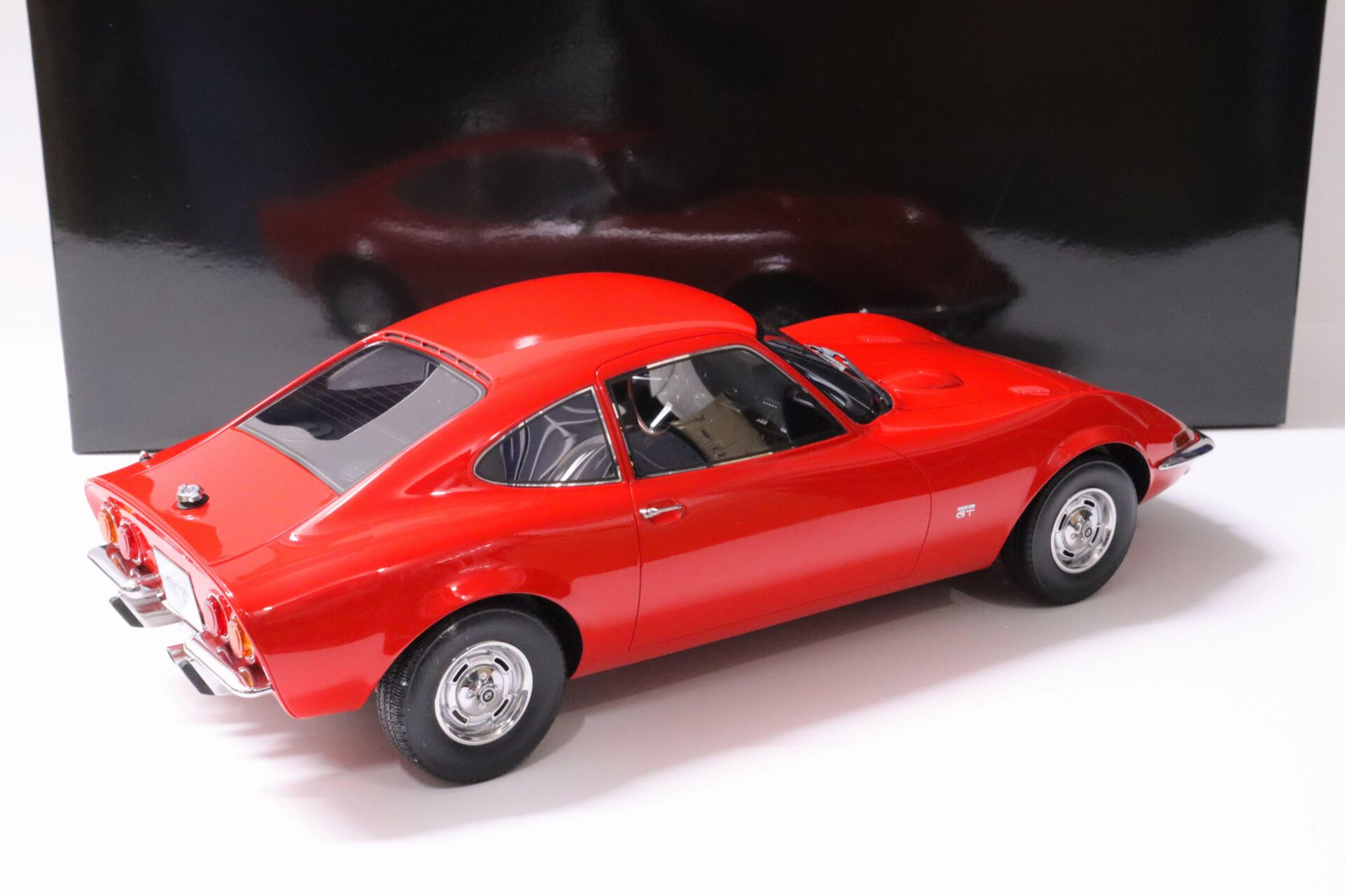 1:12 Premium ClassiXXs Opel GT Coupe red 1968