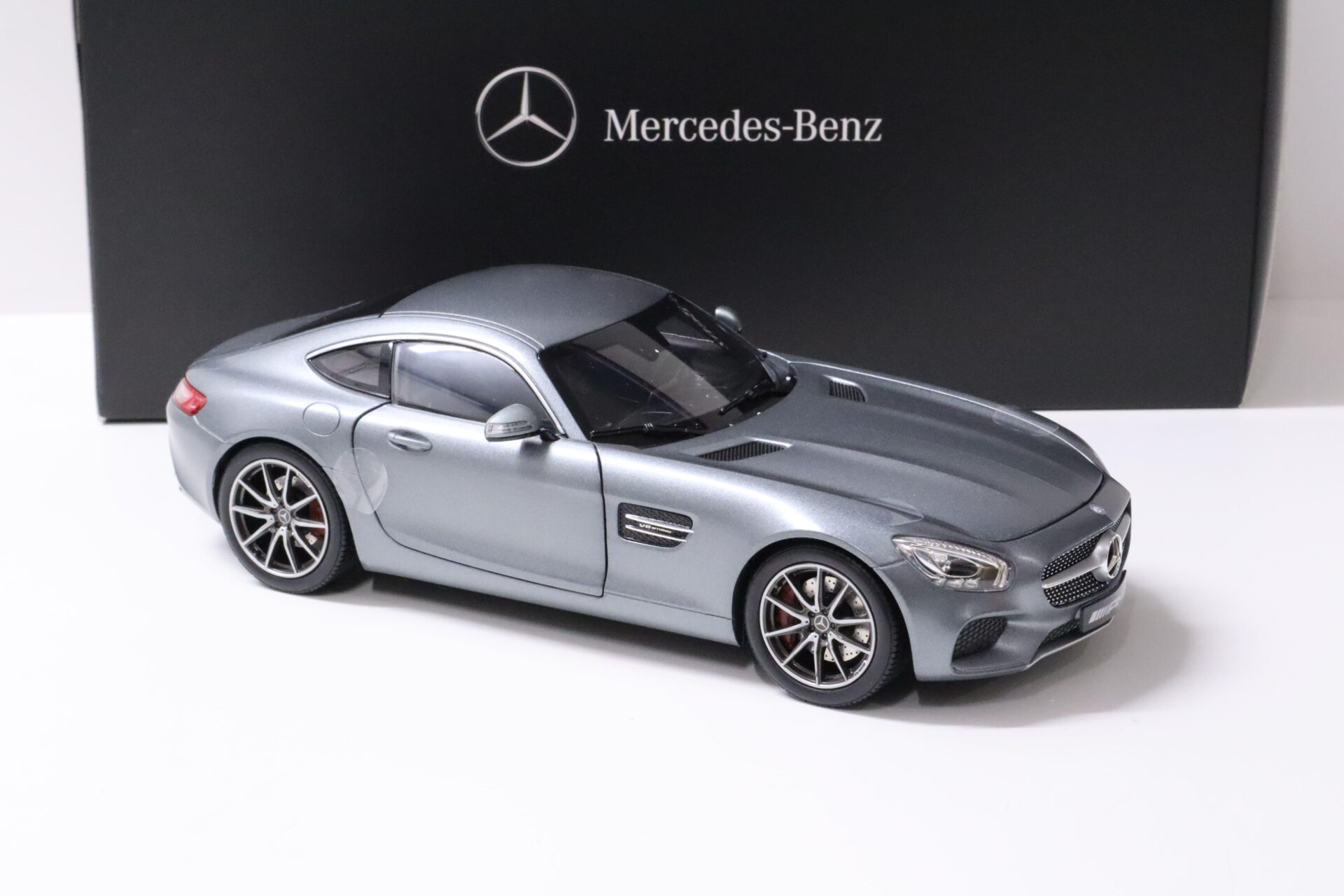 1:18 Norev Mercedes AMG GT S Coupe designo selenite grey DEALER VERSION