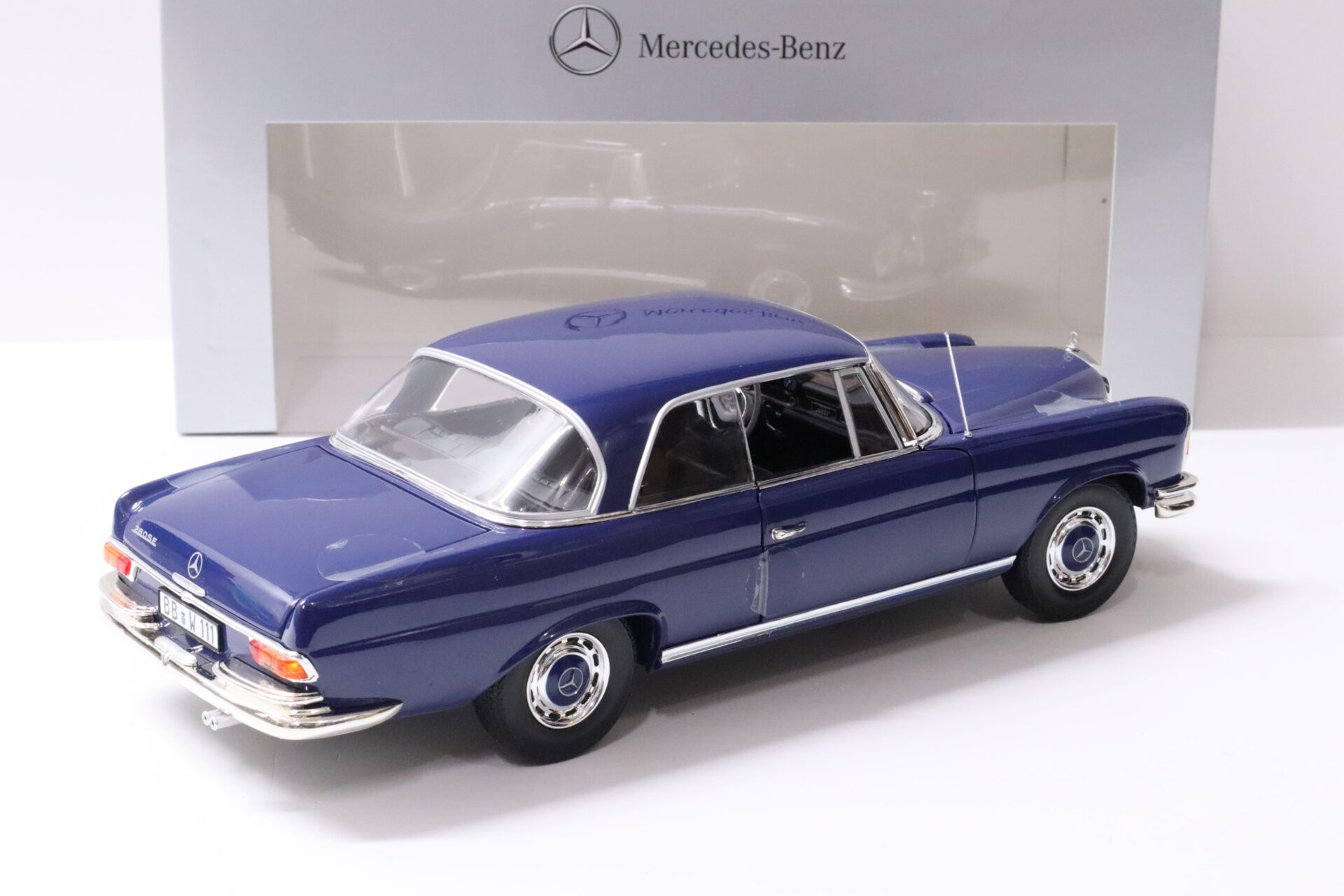 1:18 Norev Mercedes 280 SE Coupe W108 dark blue DEALER VERSION