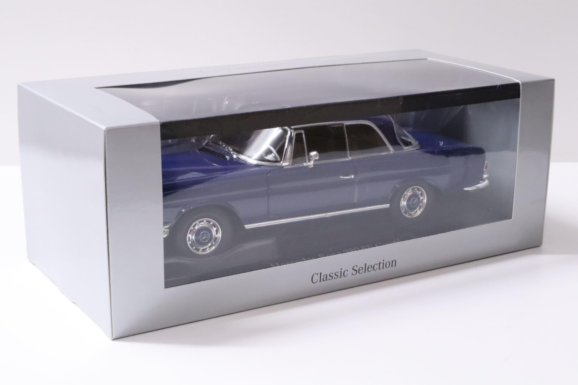 1:18 Norev Mercedes 280 SE Coupe W108 dark blue DEALER VERSION