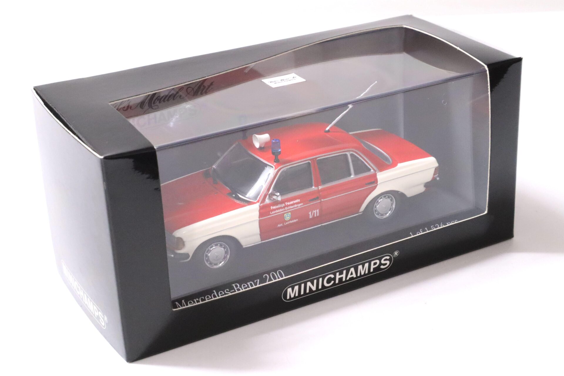 1:43 Minichamps Mercedes 200 W123 Sedan Feuerwehr Leinfelden-Echterdingen