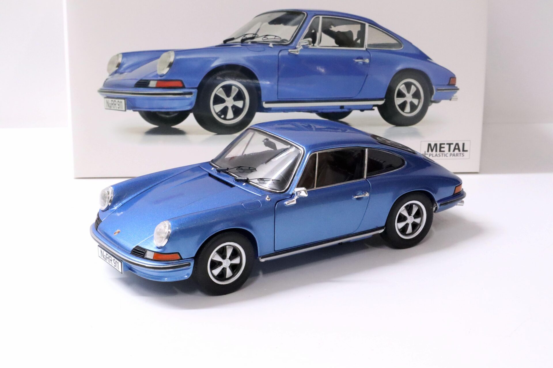 ID 61153 orig.jpg 1:18 Schuco Porsche 911 S Coupe 1973 blue metallic