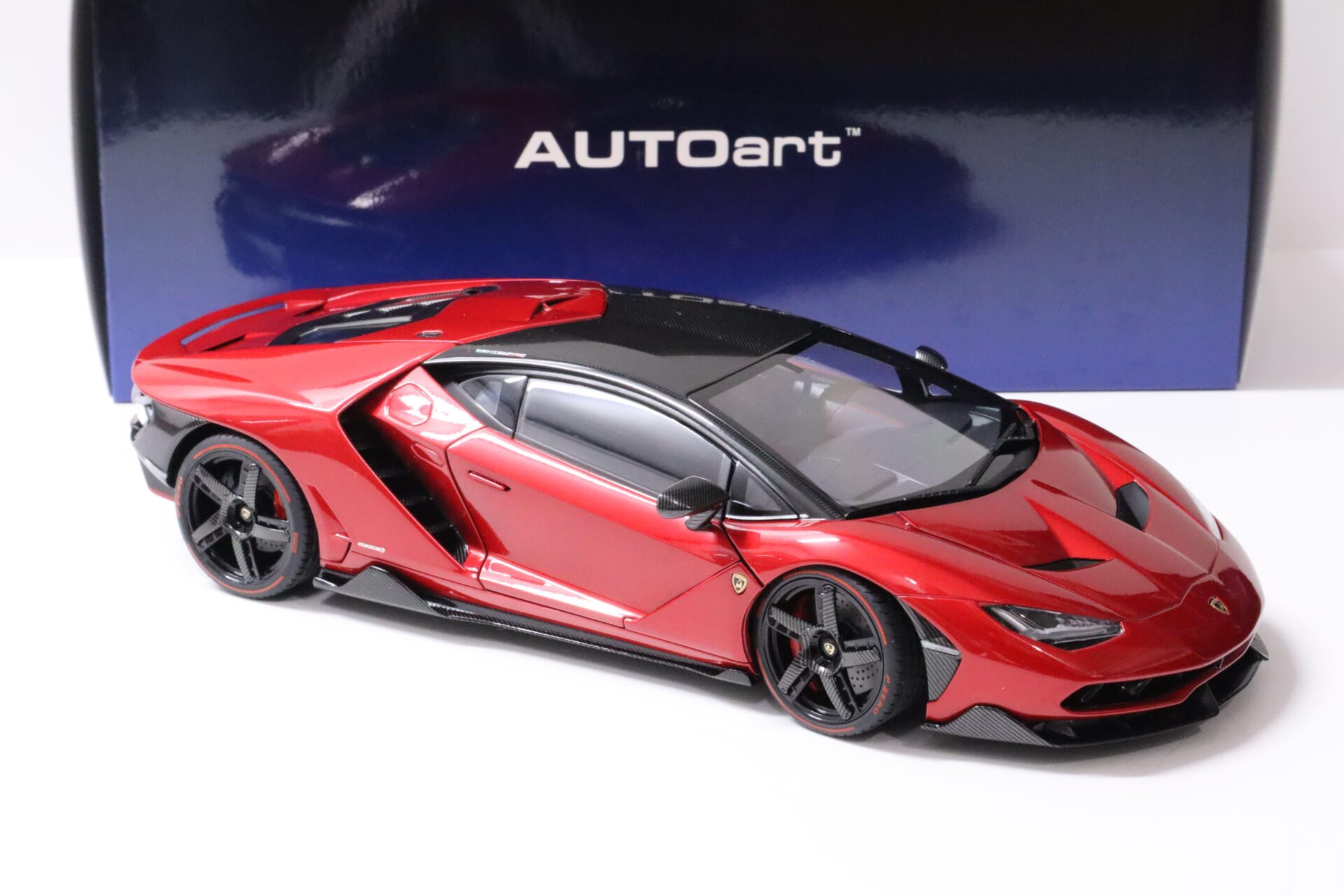 1:18 AUTOart Lamborghini Centenario 2017 Rosso Efesto/ metallic red 79112