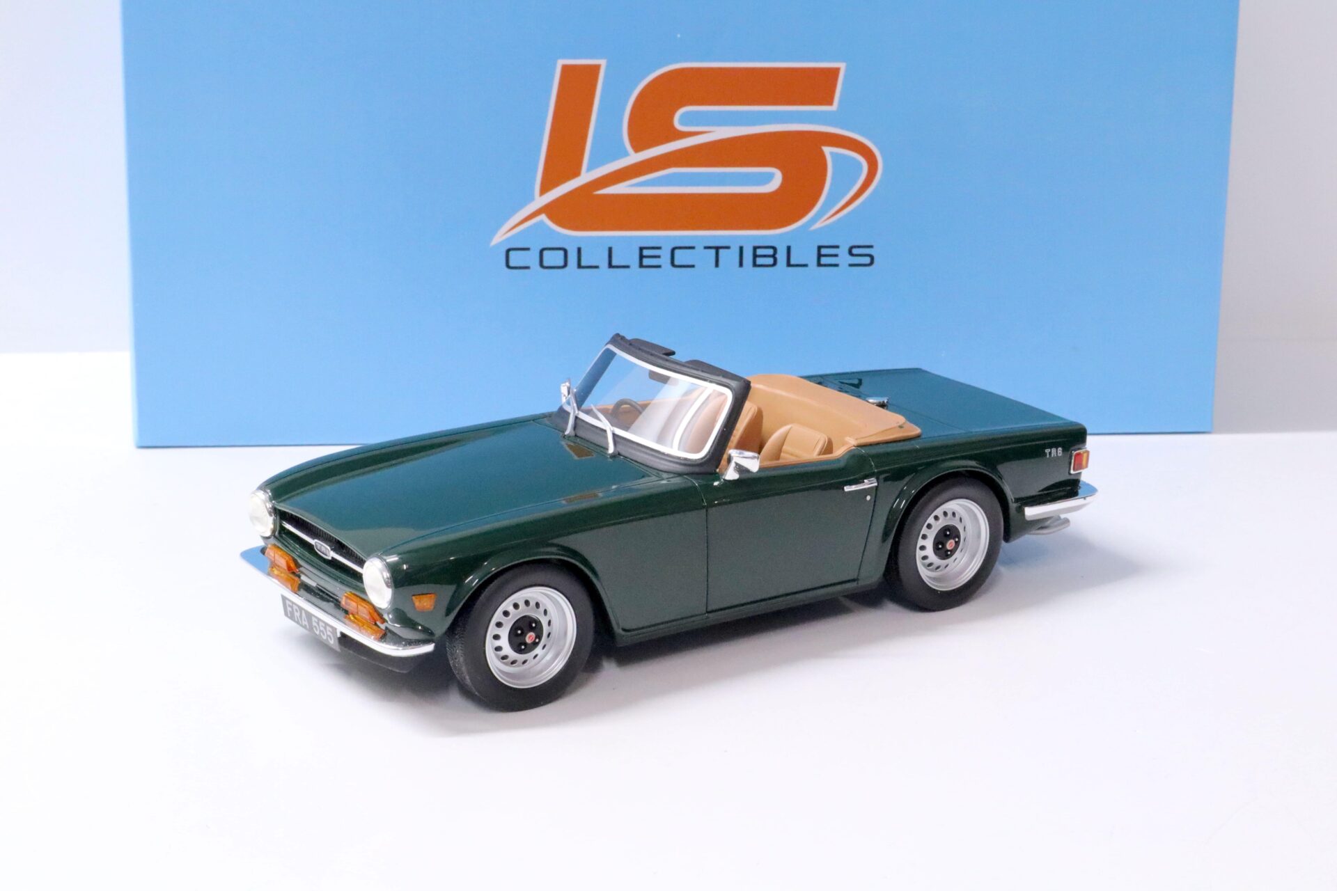 1:18 LS Collectibles Triumph TR6 Spider dark green 1974