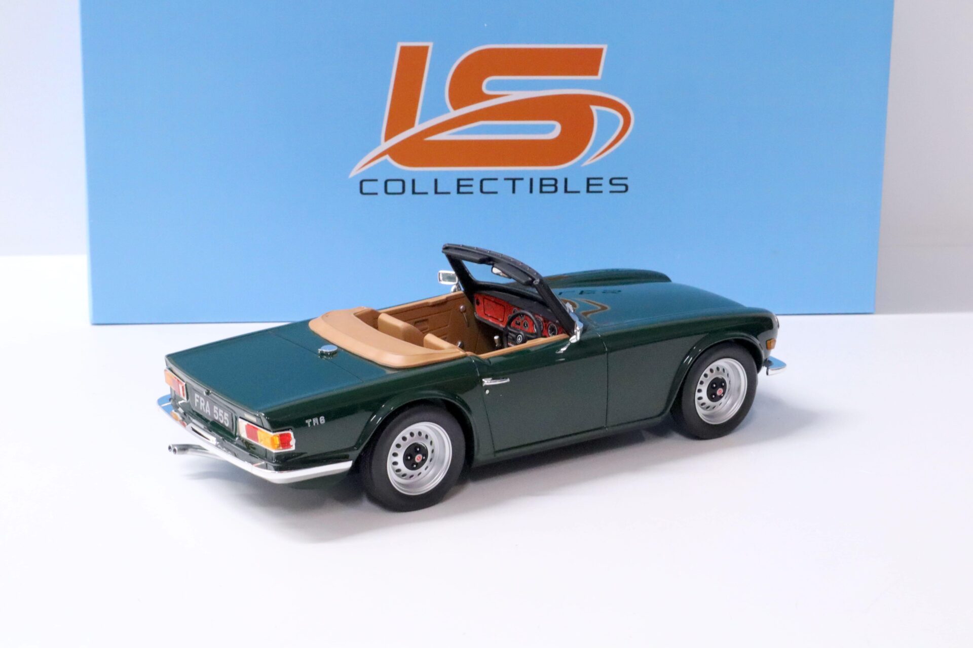 1:18 LS Collectibles Triumph TR6 Spider dark green 1974