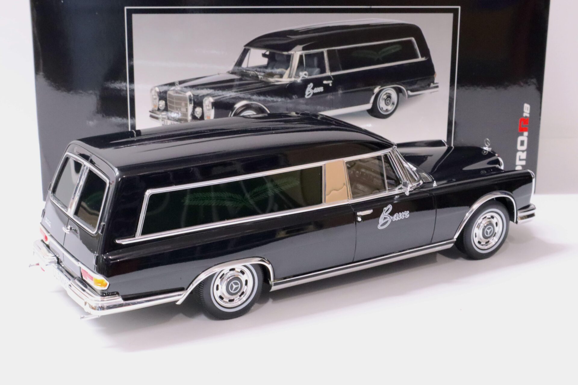 1:18 Schuco Mercedes 600 Bestattungswagen HEARSE black