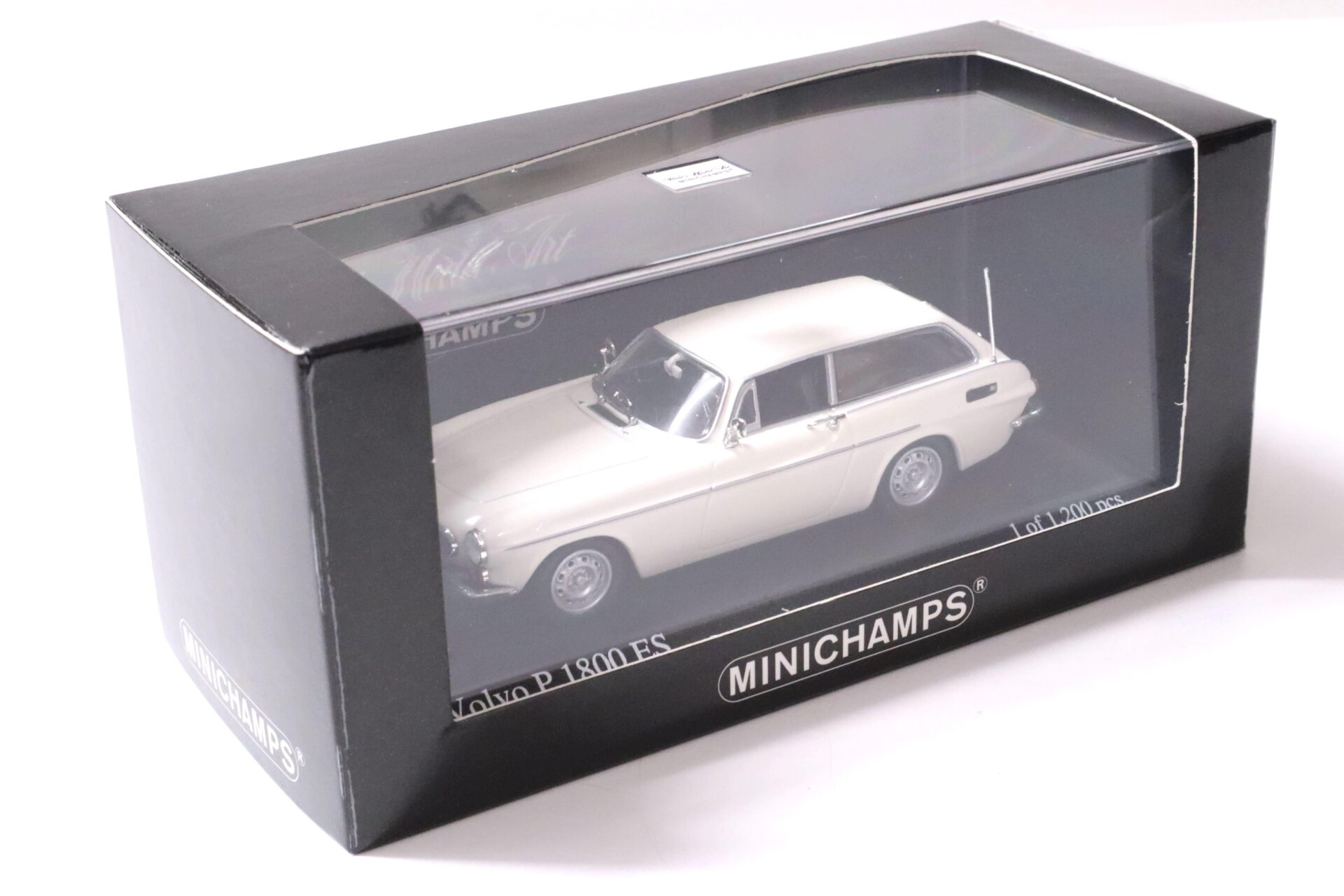 1:43 Minichamps Volvo P1800 ES Estate 1971 Californiavit white