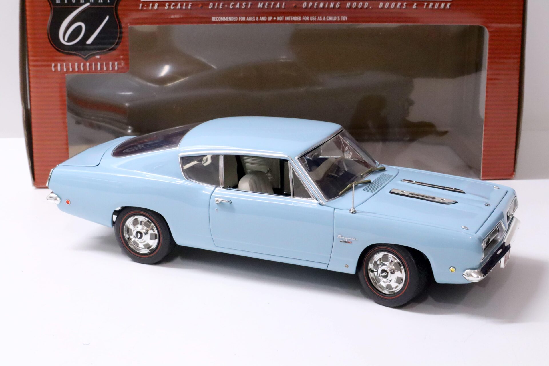 1:18 Highway61 Plymouth Barracuda Coupe 1968 light blue