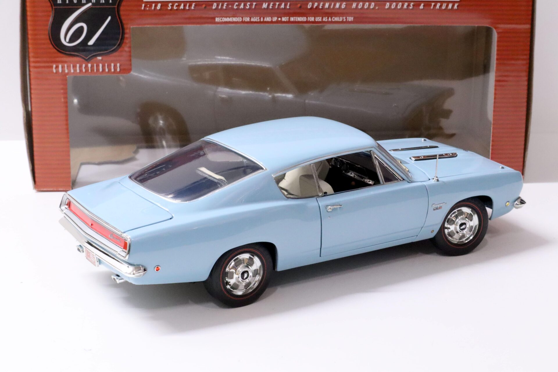 1:18 Highway61 Plymouth Barracuda Coupe 1968 light blue