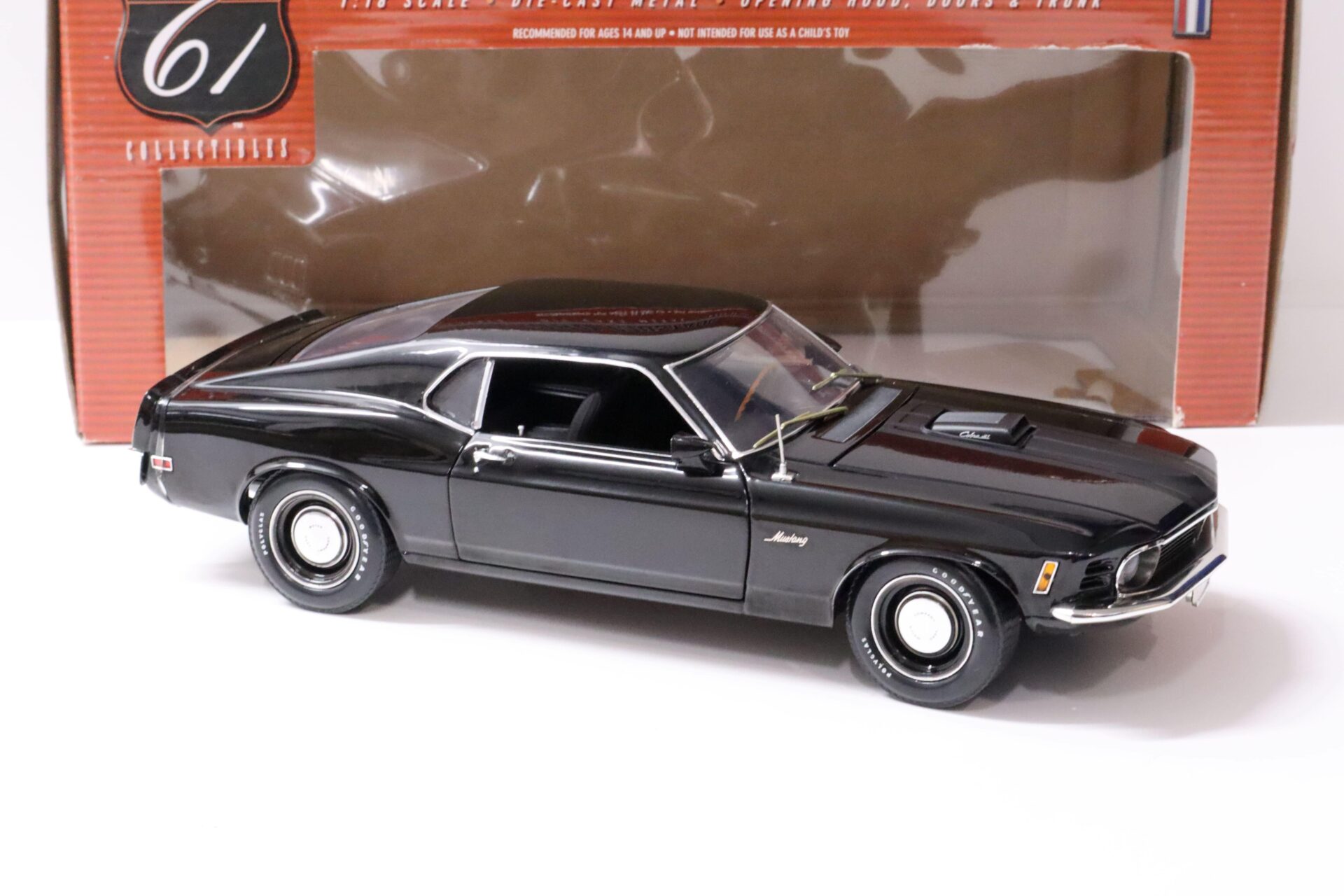 1:18 Highway61 Ford Mustang CJ428 "R" Code Coupe 1970 black