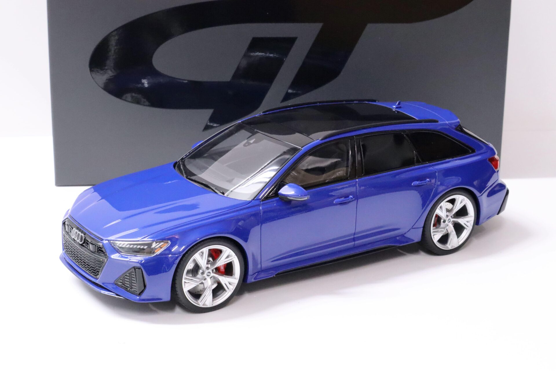 ID 61891 orig.jpg 1:18 GT Spirit GT854 Audi RS6 Avant C8 Tribute Edition Nogaro blue 2020