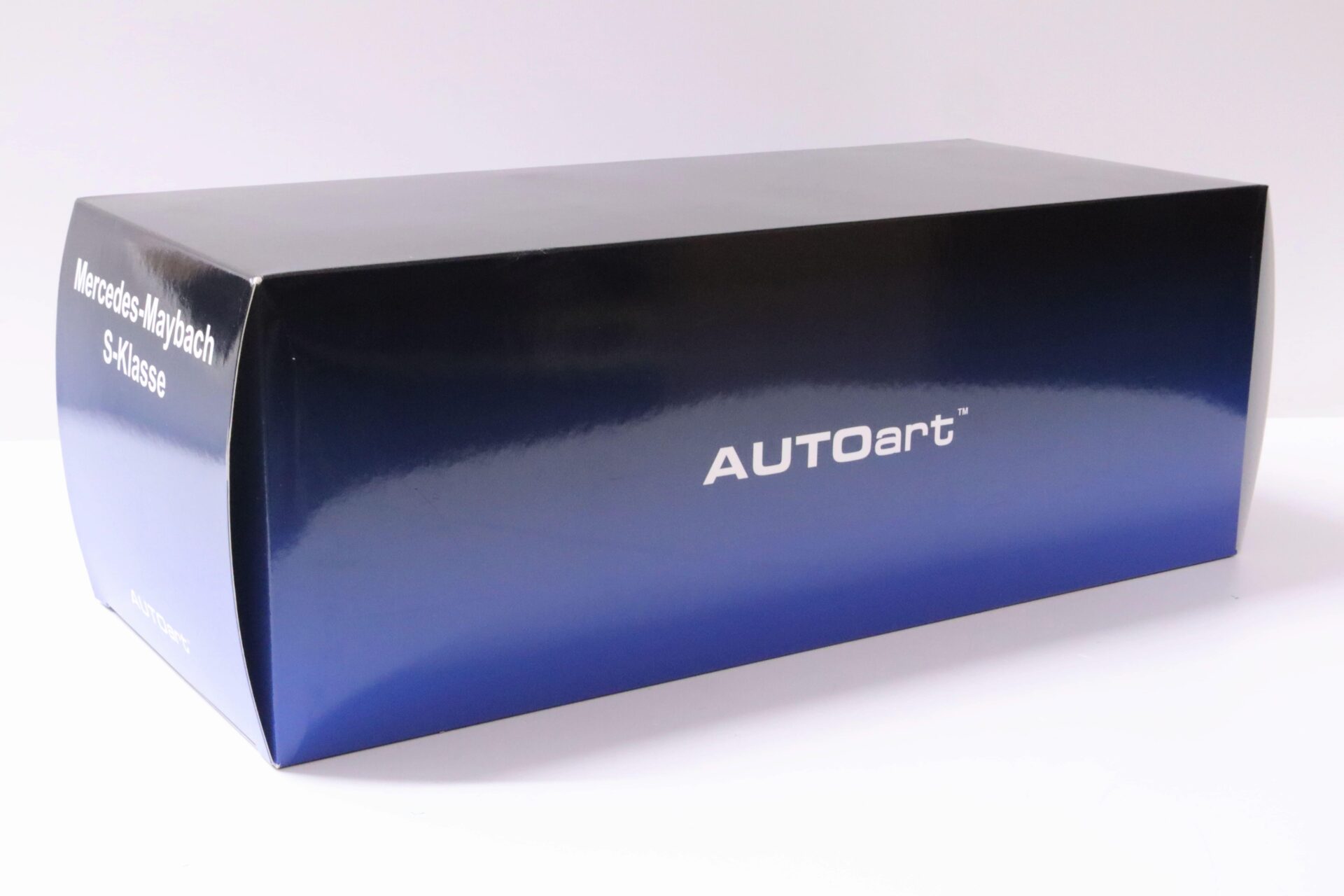 1:18 AUTOart Mercedes - Maybach S-Klasse S600 Limousine light gold metallic