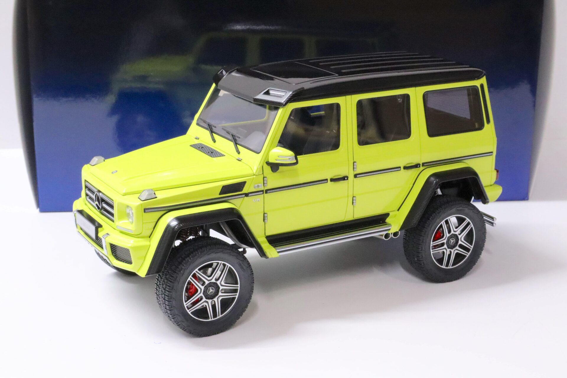 ID 61940 orig.jpg 1:18 AUTOart Mercedes G500 4Ã4² G-Klasse yellow 76319